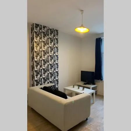 Superbe Moderne , 40m2 V8 Appartement *